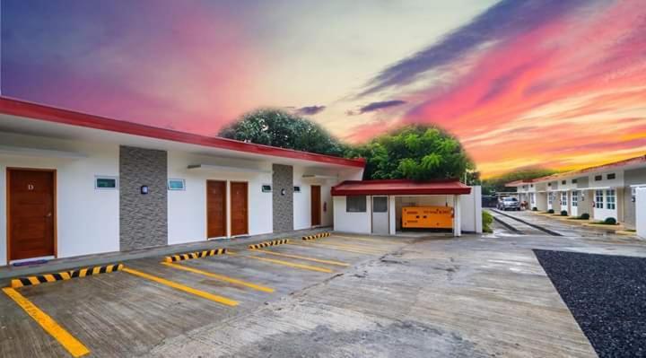 Alinchlo hotel Legazpi Exteriér fotografie