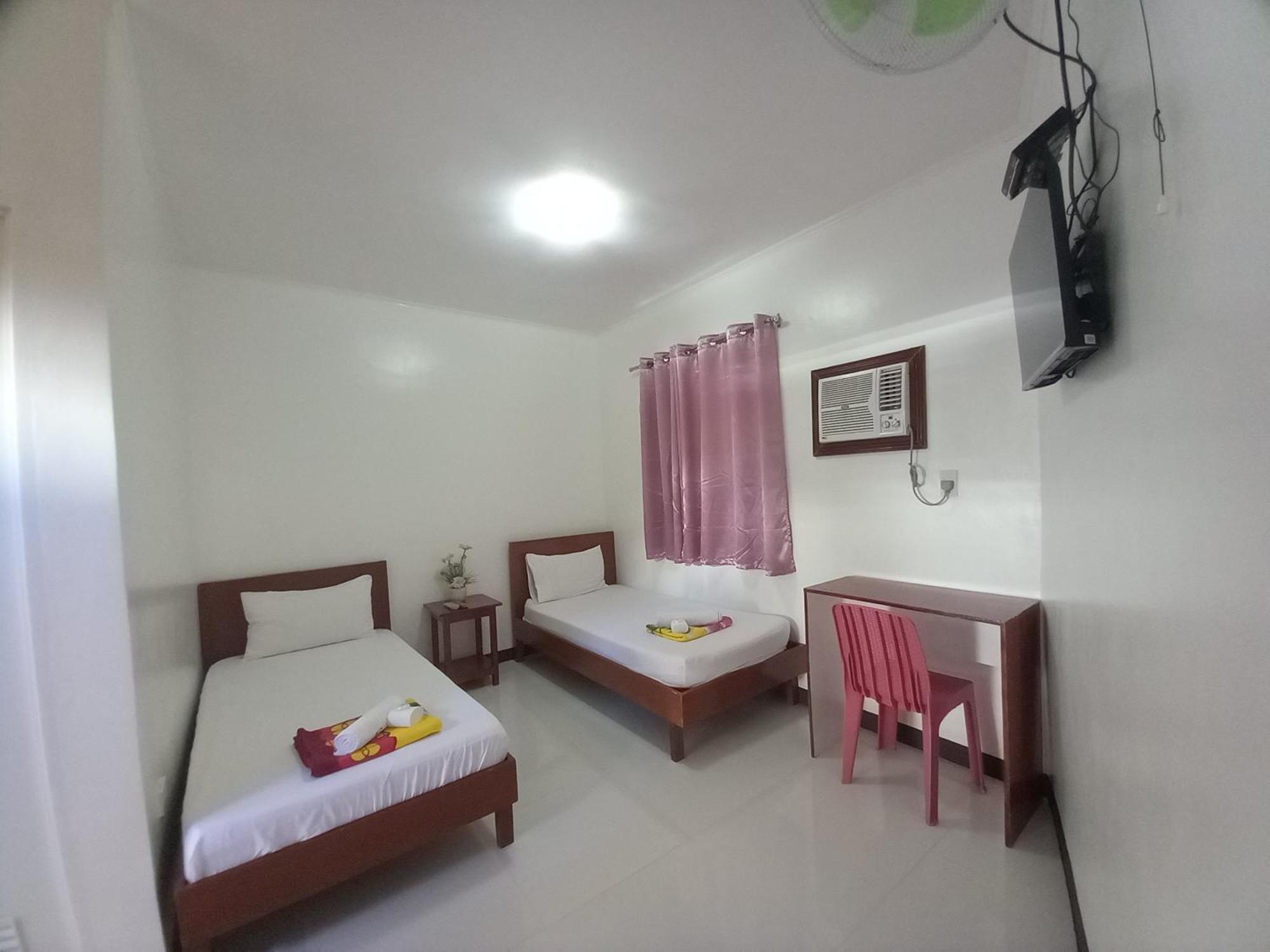 Alinchlo hotel Legazpi Pokoj fotografie