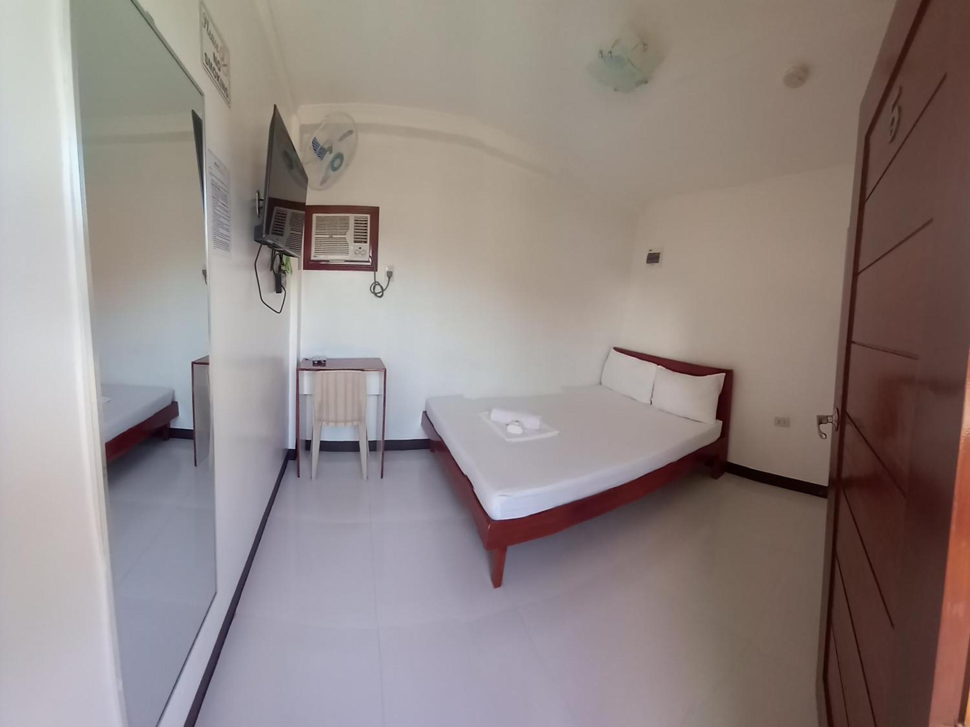 Alinchlo hotel Legazpi Pokoj fotografie